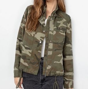 Woman’s Rails Camouflage Jacket M